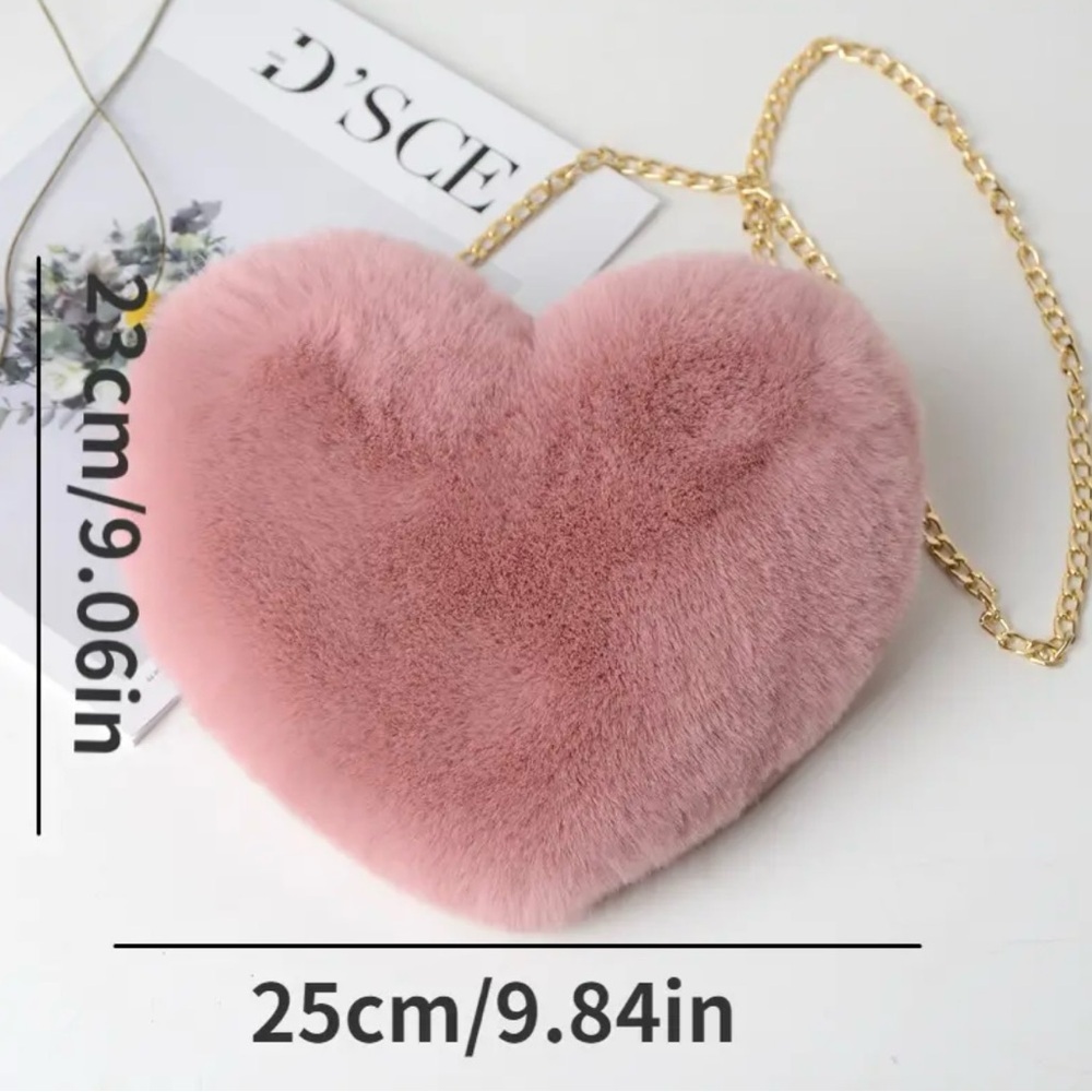 NWT heart snapped purse fuzzy and soft - Picture 5 of 7